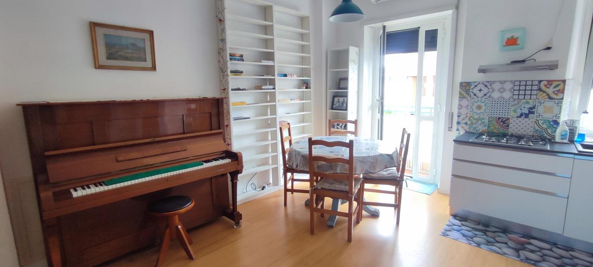 Monteverde - Stazione Trastevere Bright Loft Up To 5 Guests Apartment Rom